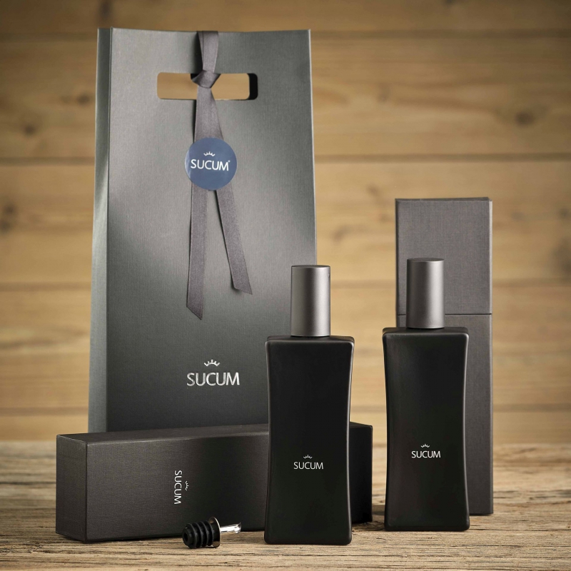 Pack regalo SUCUM con dos botellas de aceite de oliva virgen extra.